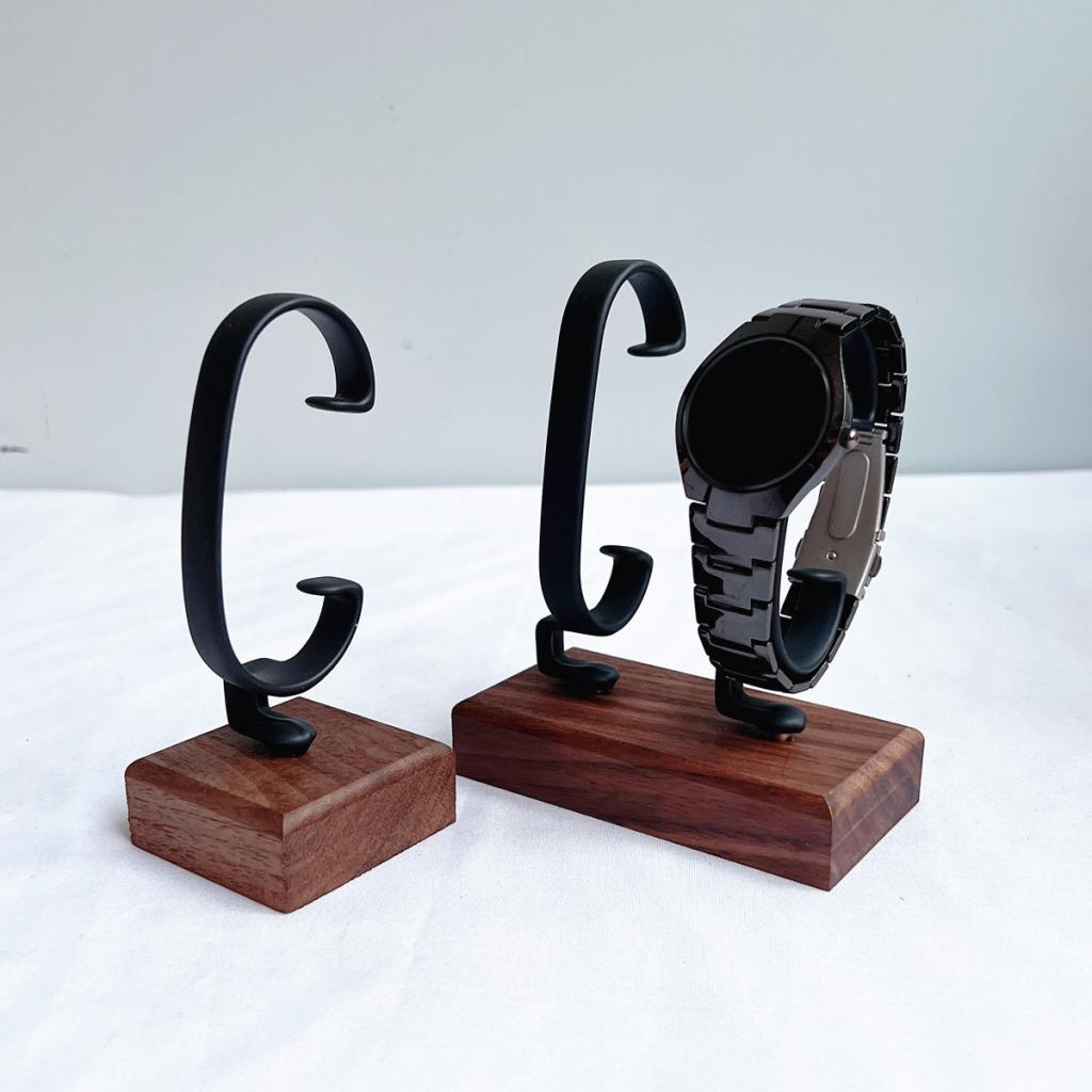Présentoir de montres en forme - Jewelry And Watches Inc avis et prix